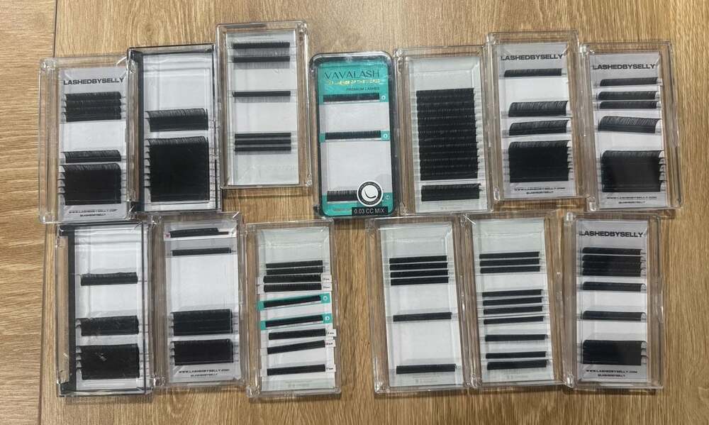 LashedBySelly and Vavalash Assorted Professional Eyelash Extension Trays Lot